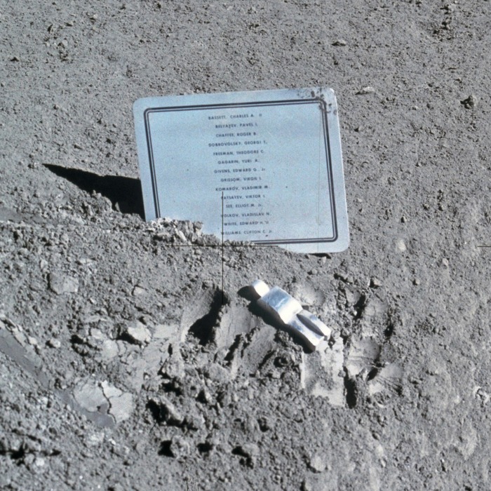 Павший астронавт Космос, Луна, NASA, Космонавтика
