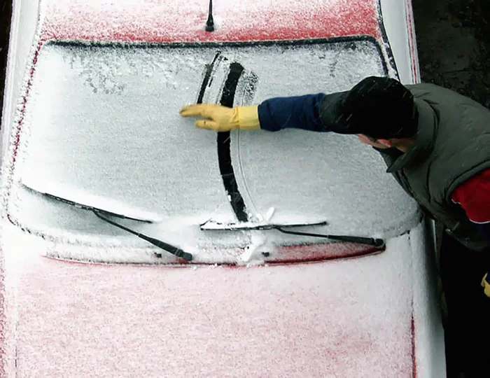 Typical problems with a car in winter: it won’t start, it won’t open, the glass is iced up - My, Good morning, Car, Motorists, Useful, Auto, Interesting, Transport, Morning, Problem, Solution, freezing, Cold, Glass, Jammed, Prophylaxis, Non-freezing, Ice, Youtube, Video review, Video, Longpost