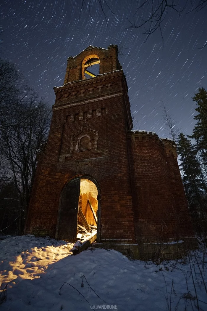 Abandoned Church of Frol and Laurus in the village of Gavsar - My, The photo, Nikon, Landscape, Leningrad region, Abandoned, Night shooting, Stars, Starry sky
