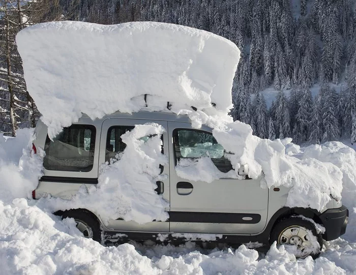 Snowdrift on the roof, or why railings in winter - My, Motorists, Car, Useful, Interesting, Auto, Transport, Driver, Spare parts, Chest, Winter, Snow, Longpost