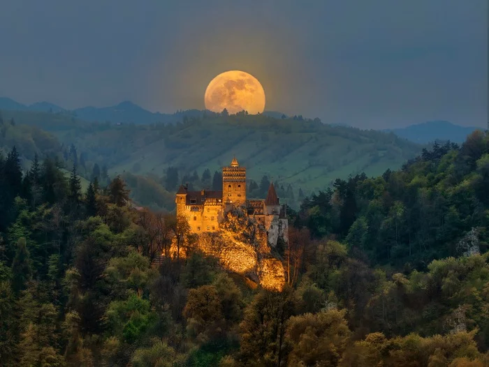 Memories of Transylvania - My, Mystic, Night, The mountains, Unusual, Dracula, moon