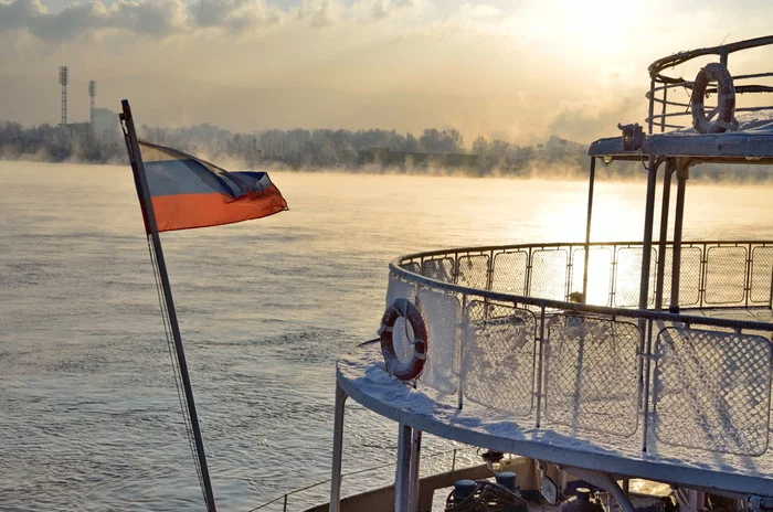 Winter Yenisei - My, The photo, Siberia, Krasnoyarsk, Yenisei, Ship, Winter, Steam, Mood