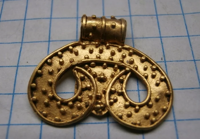 Lunnitsa made of gold of the Chernyakhovsk culture - My, Gold, Metal detector, Digger, Lunnitsa, Story, Longpost