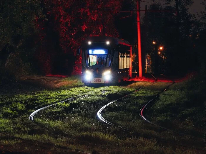 Summer. Night. Tram - My, The photo, Night, Tram, Public transport, Summer