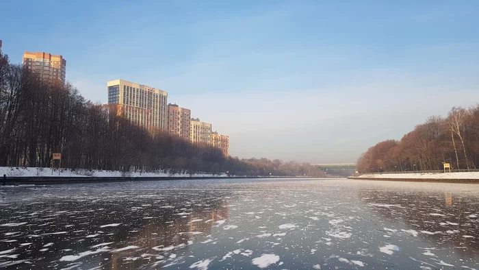 On the Moscow Canal, the ice froze again and turned out to be a giant skating rink - Moscow, Ice, Channel, Moscow Canal, Khimki, Longpost