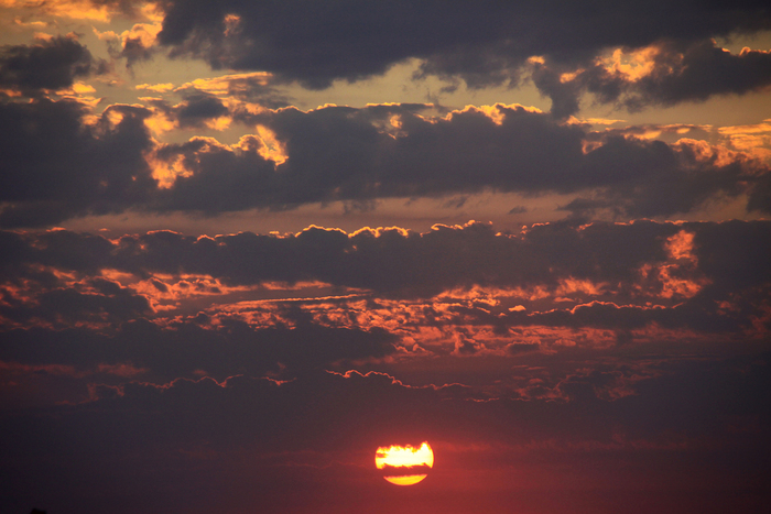 Краснодарский край. Пасмурное небо и закат