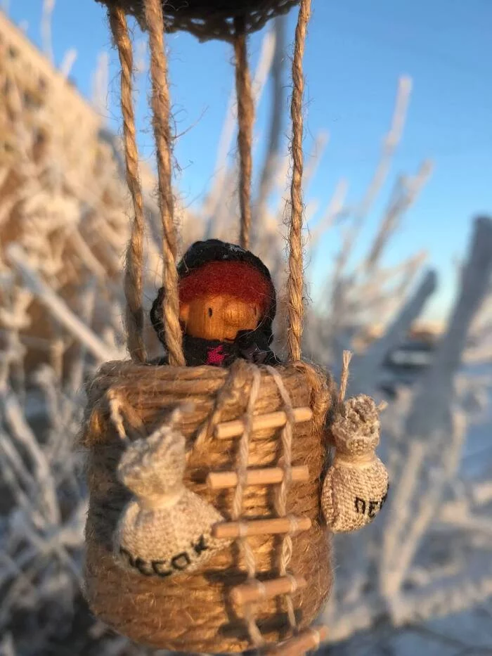 My first wooden doll (or rather a little man), made with my own hands - My, Author's toy, Needlework with process, Handmade, With your own hands, Decor, Wood carving, Toys, Souvenirs, Woodworking, Crafts, Interior, Video, Vertical video, Longpost