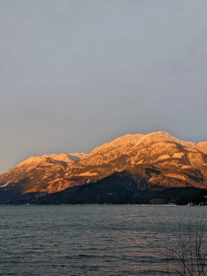 Sunset in the mountains of Canada - My, The mountains, Sunset, Winter, Canada, Lake, Vancouver, Nature