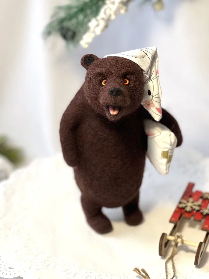 Don't wake the beast! Or just Mishan :) - My, Needlework without process, Handmade, Souvenirs, Decor, The Bears, New Year, Winter, Bears, Author's toy, Toys, Longpost