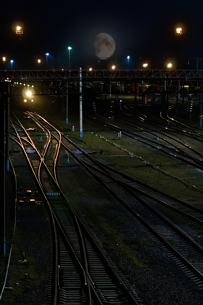 Железнодорожный пейзаж с восходящей Луной Фотография, Nikon, Лето, Железная дорога, Ночная съемка, Луна