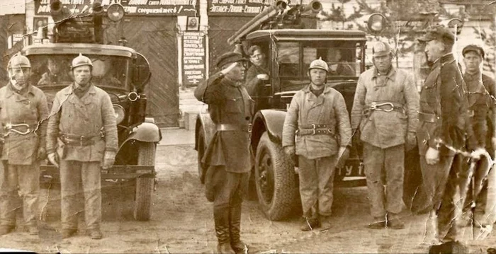 Военизированная пожарная команда. 1930 год - Картинки, Пожарные, Пожарная безопасность, 1930-е, Историческое фото