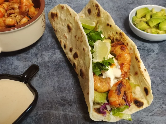 Grilled marinated shrimp tacos with spicy cream sauce - My, Shrimps, Recipe, Taco, Avocado, Sour cream, Mayonnaise, Longpost