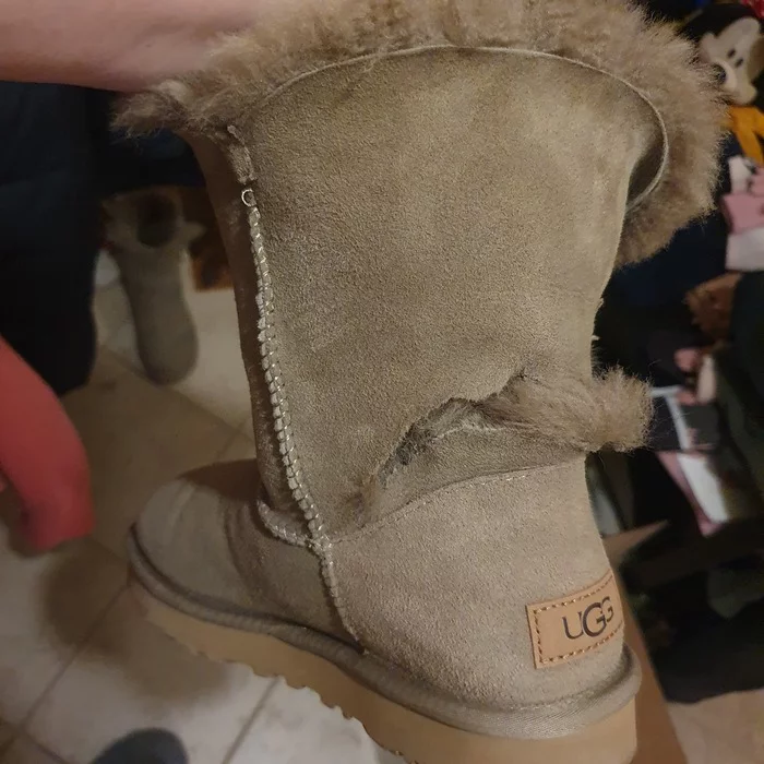 Uggs are torn - My, Repair, Ugg boots, Need advice