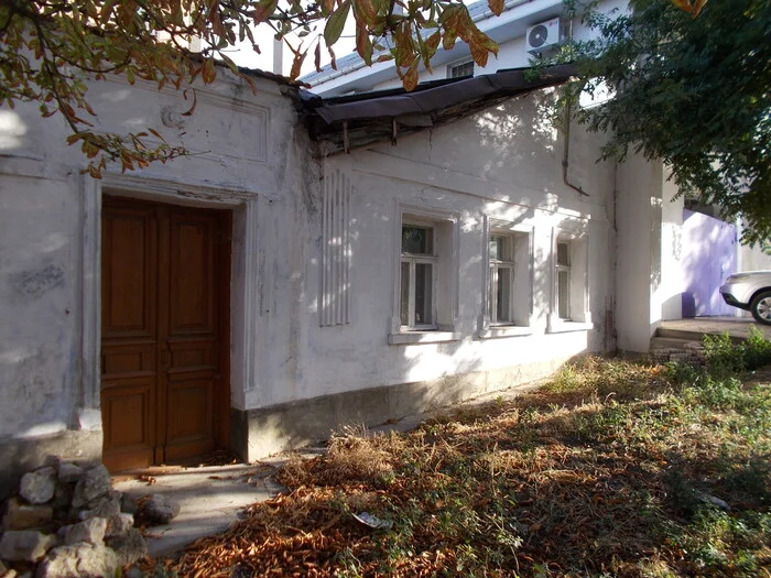 Old houses in Sevastopol - My, Architecture, Sevastopol, Old man, Longpost, an old house, The photo