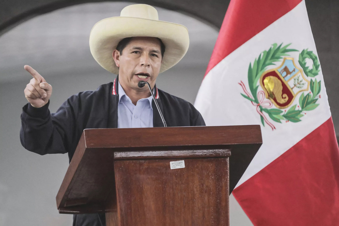 Президент Перу объявил о роспуске парламента и ввел чрезвычайное положение в стране Политика, Новости, Перу, Парламент, Роспуск, Президент