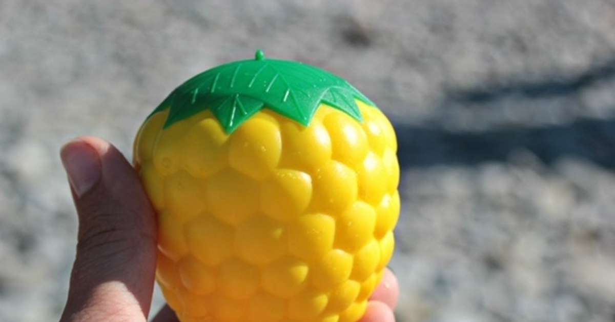 Мороженое в упаковке фруктов. Мороженое экзо арбуз-дыня 520 г. Мороженое в пластмассовых фруктах. Мороженое в стаканчике в виде ягоды. Мороженое в упаковке фруктов.