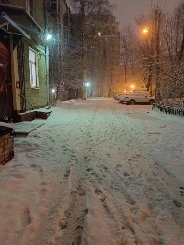 Снегопадное - Моё, Москва, Снег, Мобильная фотография, Фонарь