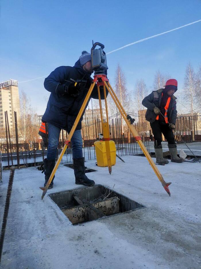 There is such a profession, to mark the construction site - My, Building, Geodesy, Tachymeter, Construction, Video, Longpost