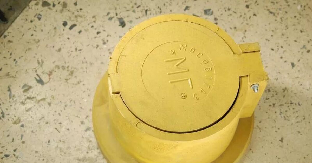 газовый люк. люк газовый уличный. ковер газовый стальной средний d273. ковер газовый стальной d273. люк чугунный маленький.