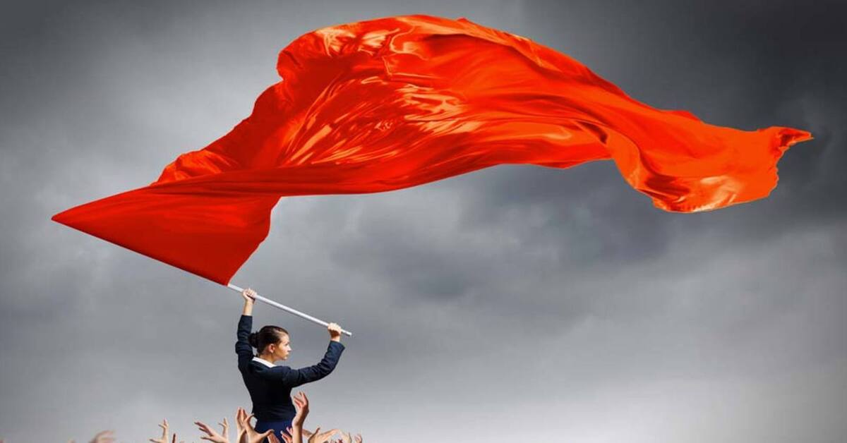 Человек несущий флаг. Человек с флажком. Человек несущий флаг. Бегун с флагом вектор. Силуэт человека с флагом.