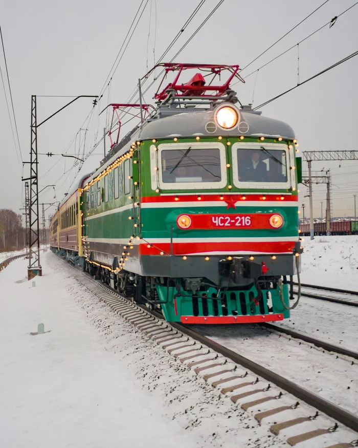 New Year mood from Russian Railways - My, Russian Railways, The photo, Locomotive, Express, Hs2, New Year, New Year's decoration