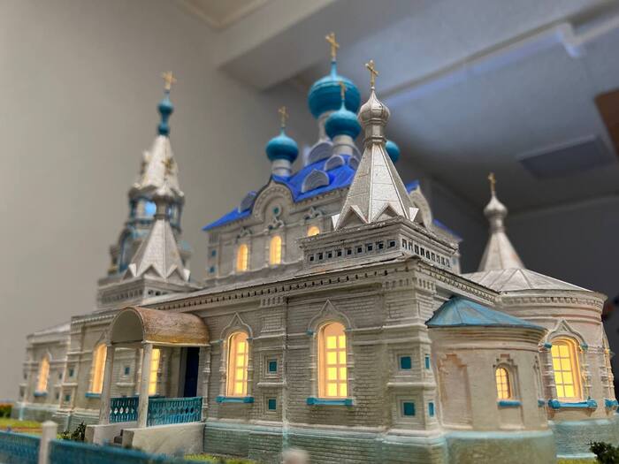 Church of the Intercession of the Holy Mother of God in Kirs - My, Models, Temple, Virgin, Church, Architecture, Lock, Town, Museum, sights, City walk, Layout, Diorama, Exhibition, The cathedral, Kirov, Kirov region, The photo, Backlight, Art, Longpost