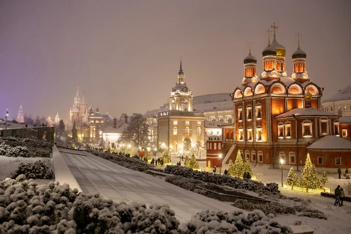 The most beautiful city on earth - Moscow during a snowfall - My, Moscow, Snowfall, the Red Square, Town, Fair, Video, Youtube, Longpost