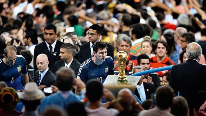 Will Leo Messi be able to take this handsome man? - Lionel Messi, Football, FIFA World Cup 2022, Last chance, Argentina