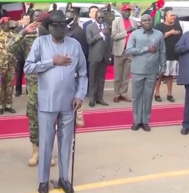 President of South Sudan pissing his pants - news, Embarrassment, Society, South Sudan, Peace, People, A life