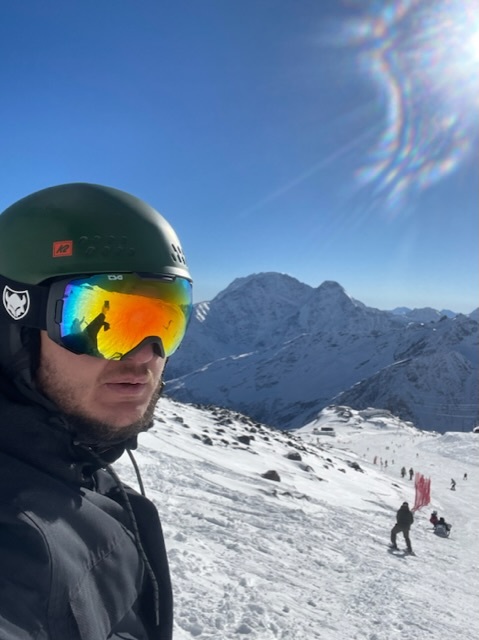 Forgotten goggles and helmet in the lift on Elbrus - My, Snowboard, Elbrus, The photo, No rating
