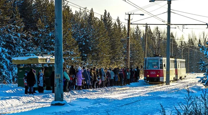 Farewell to the tram. The townspeople staged a full house! - My, Public transport, Transport, Tram, Angara River, Winter, Video, Video VK, Longpost, The photo