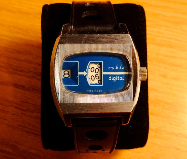 It is a pity that watches with disk indication did not take root - they look cool. By the way, they were also made in the USSR - My, Wrist Watch, Clock, Retro, the USSR, GDR, 70th