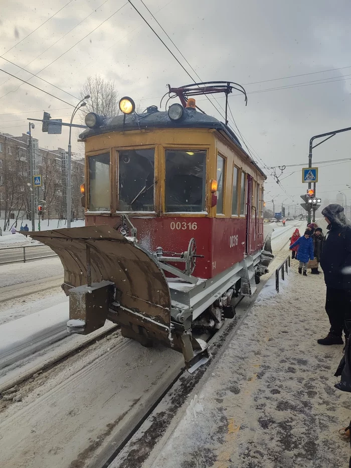 Snow tram - My, Tram, Moscow, Snowblower, Winter