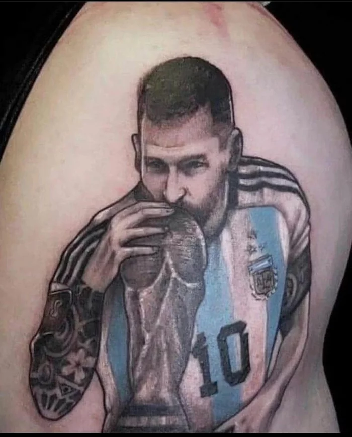 Messi kissing what? - Soccer World Cup, Lionel Messi, Tattoo, Cup, It seemed, Longpost