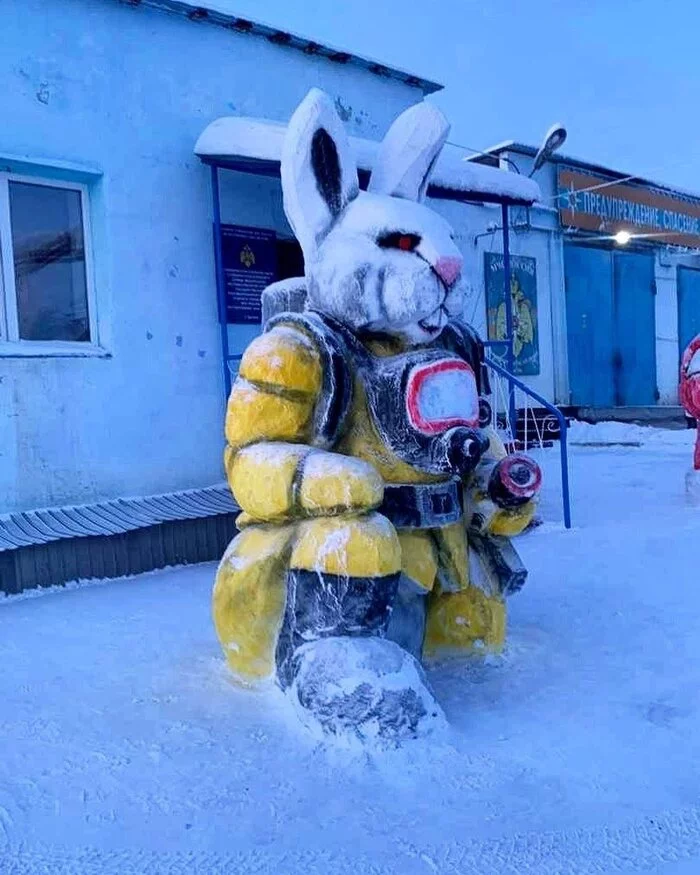 Заяц пожарный из снега - Заяц, Якутск, Зима, Снег, Пожарные, Снеговик