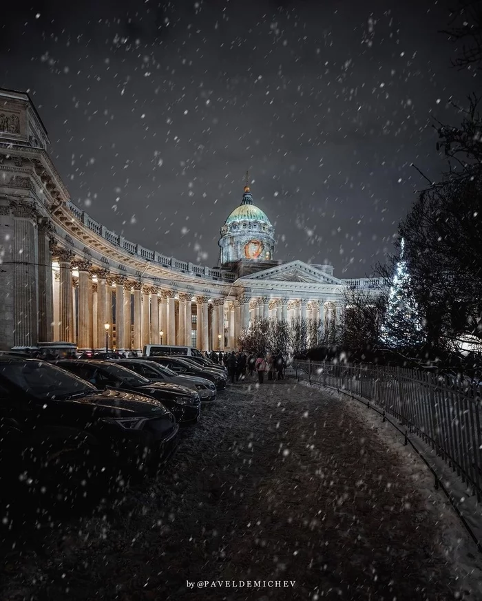 Winter St. Petersburg is beautiful - Saint Petersburg, The photo, Photographer, Kazan Cathedral, Snow, Winter, Christmas tree, Christmas trees, Backlight, Longpost