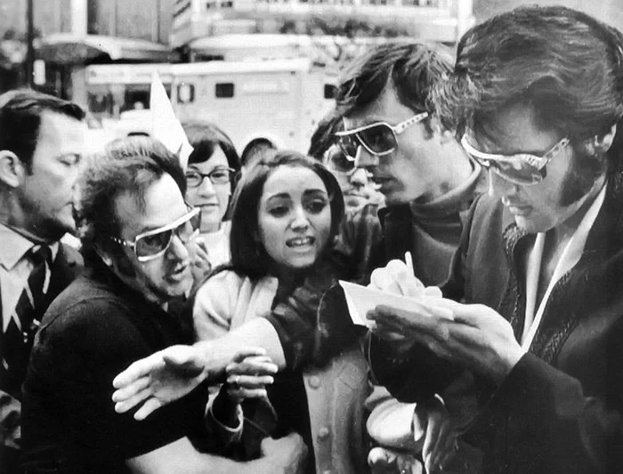 Twelve-year-old Madonna takes an autograph from Elvis Presley - Madonna, Luisa Ciccone, Elvis Presley, 1970, Repeat