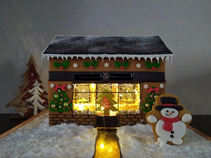 Gingerbread House 2023 - My, Gingerbread house, New Year, The photo, Garland, Longpost