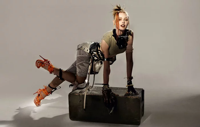 Glamorous Tank Girl with hairspray and other cosmetics - Comics, Tank Girl, Girls, Cosplay, Post apocalypse