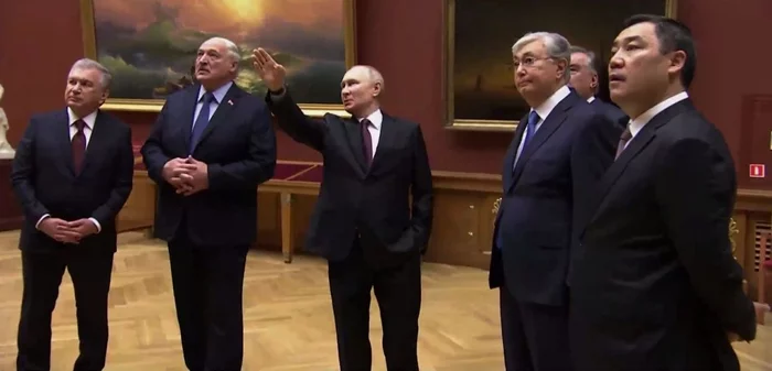 During an informal summit in St. Petersburg, Vladimir Putin gave a tour of the Russian Museum to the leaders of the CIS countries - Politics, news, CIS, Summit