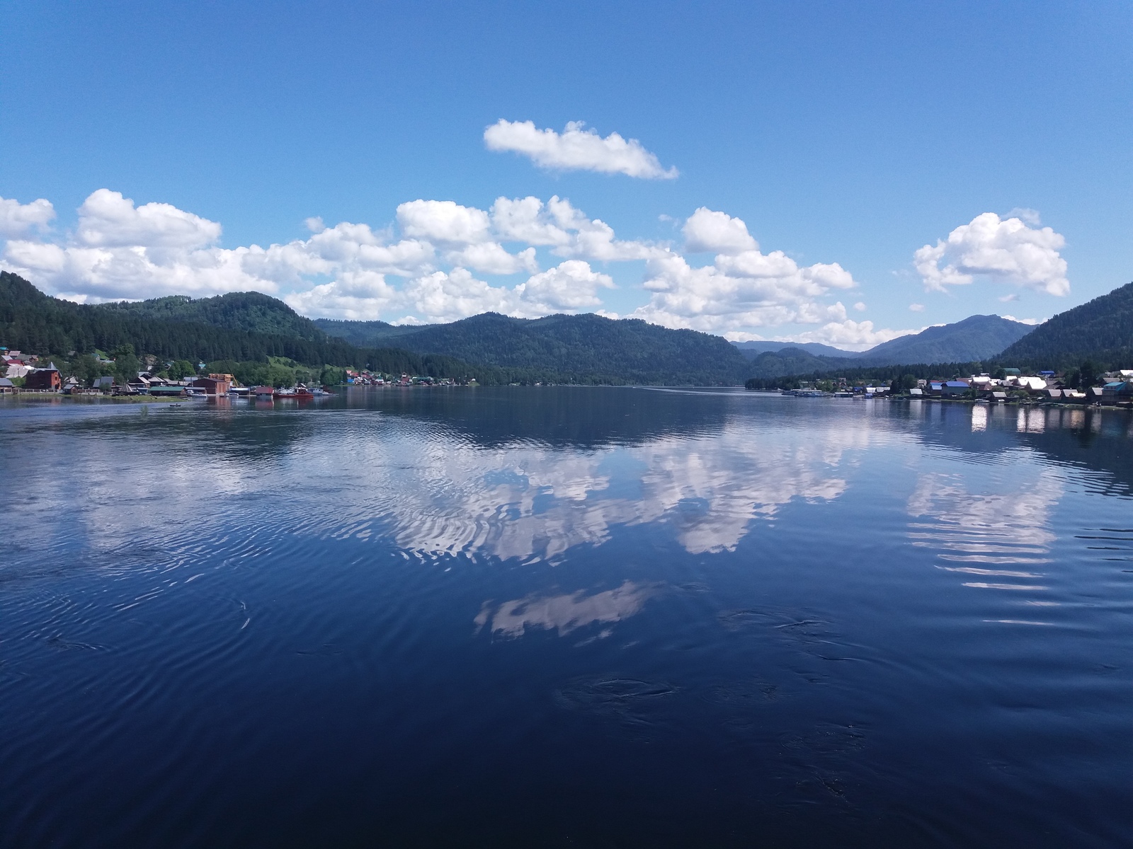 Teletskoye lake. <Reflection> - My, Teletskoe lake, The nature of Russia, Clouds, Reflection, Summer