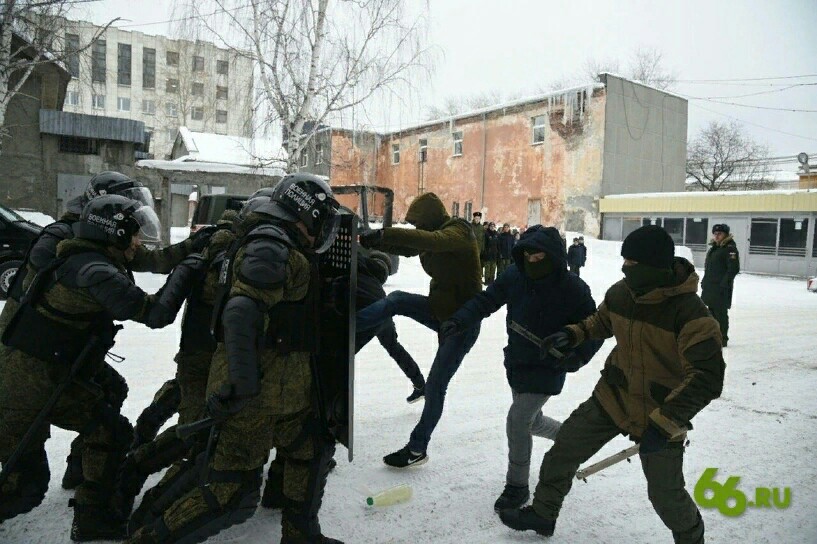 Yekaterinburg Yunarmiya members were shown how to disperse rallies. - My, Yunarmiya, Rally, Longpost, Yekaterinburg