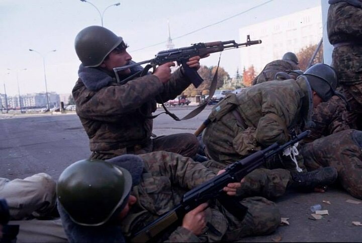 Fight at the White House. Confrontation between President Boris Yeltsin and the Supreme Soviet. Moscow. October 1993 - 1993, Putsch, Collapse of the USSR, Yandex Zen