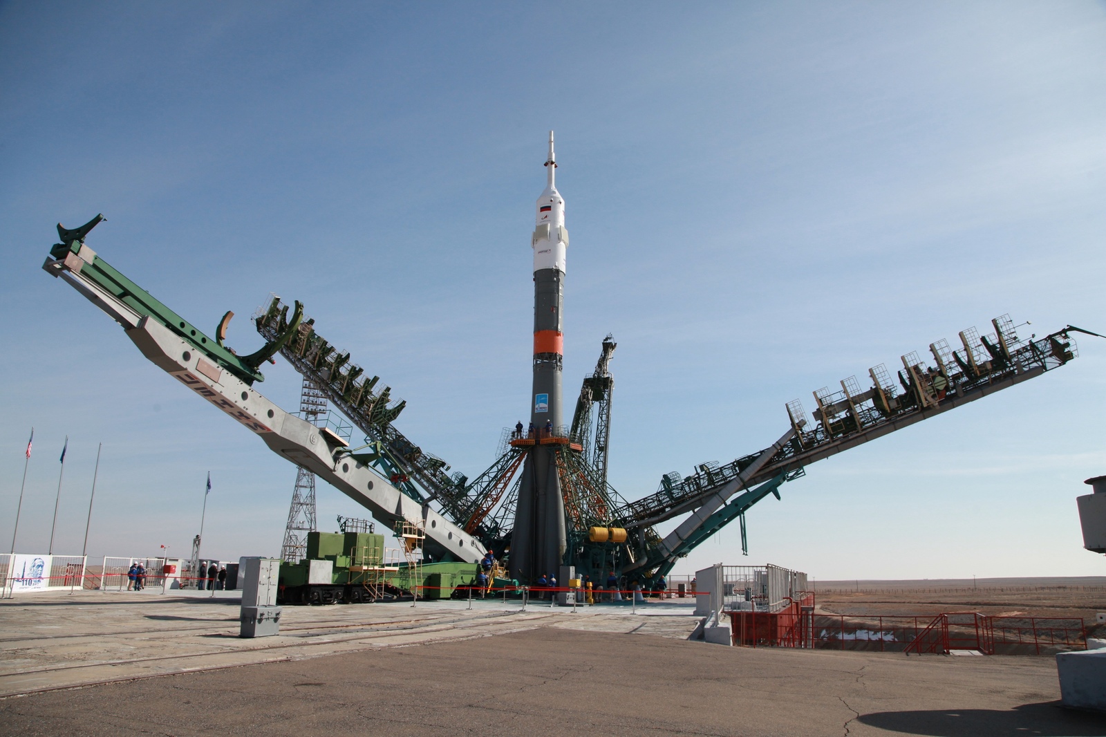 Rocket Soyuz-FG taken to the launch pad and ready for launch - Rocket, Union, Baikonur, Space, Video, Longpost