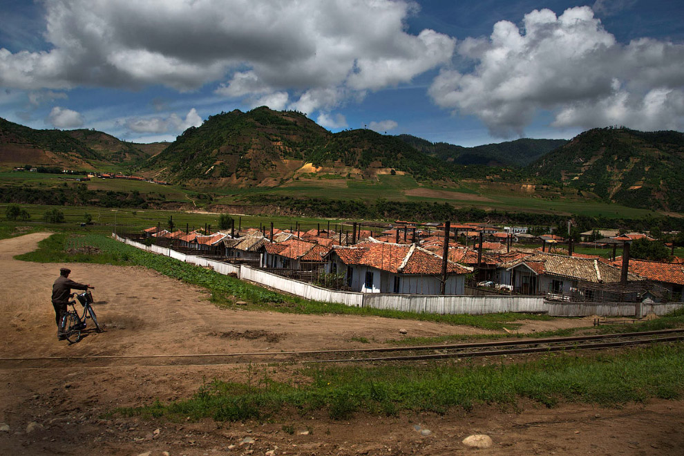 North Korea through the lens of a hidden camera - North Korea, Hidden camera, Video, Longpost