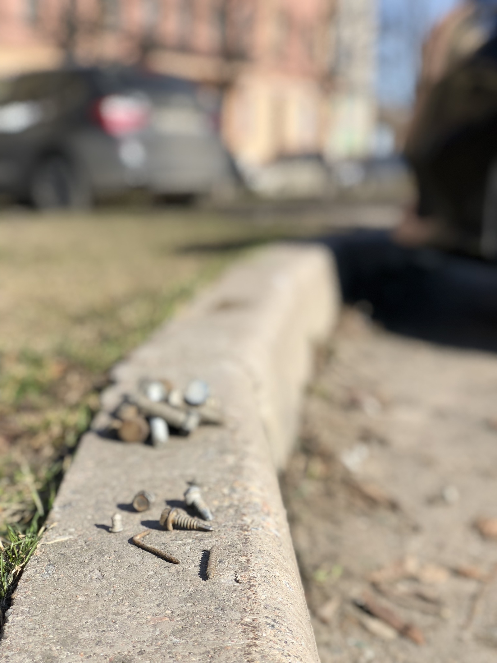 Beware of nails in the parking lot in the center of St. Petersburg! - My, Tire service, Saint Petersburg, Attentiveness, Spit of Vasilyevsky Island, Longpost