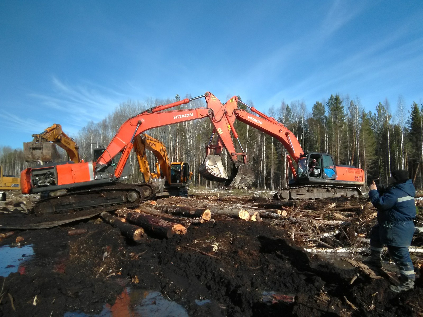 Oh, it's hard work... - My, Excavator, The rescue, Swamp, Longpost