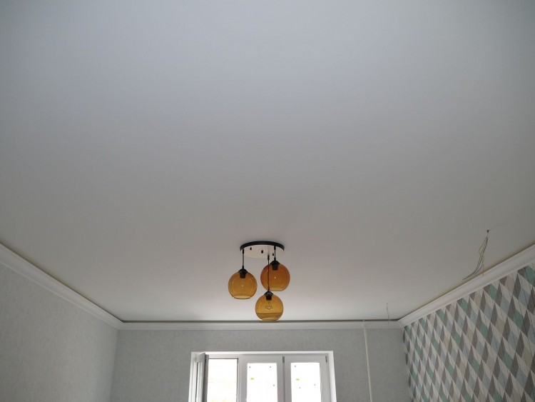Chandelier on a stretch ceiling. - Wall, Ceiling, Chandelier, Stretch ceiling, Riot, Uspeli