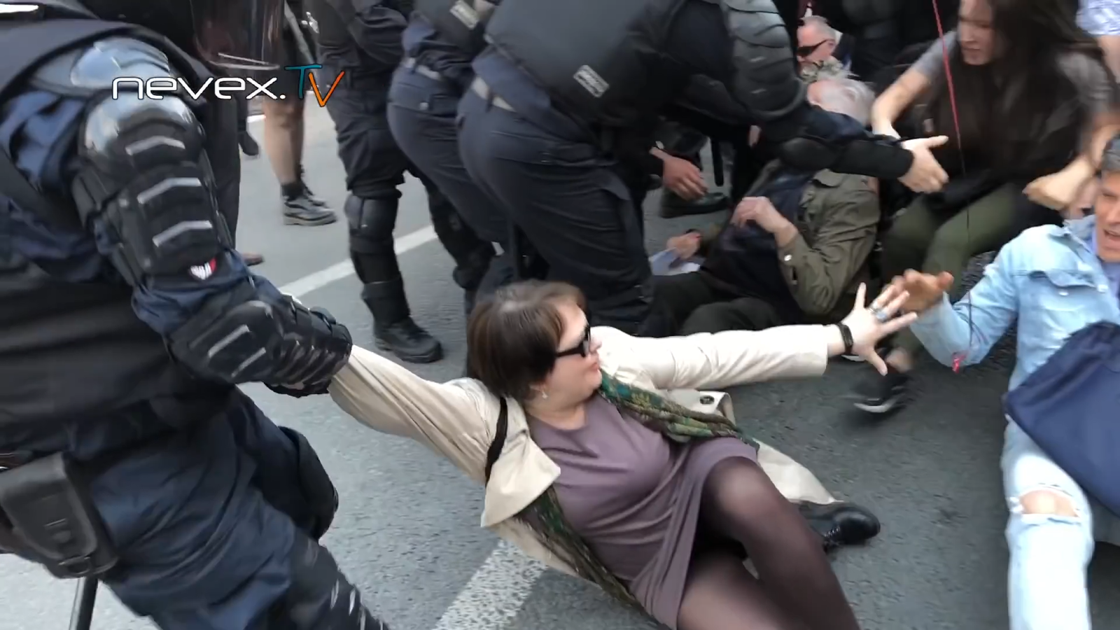 The guy stood up for a woman on May Day in St. Petersburg. - Saint Petersburg, Detention, Longpost, Politics