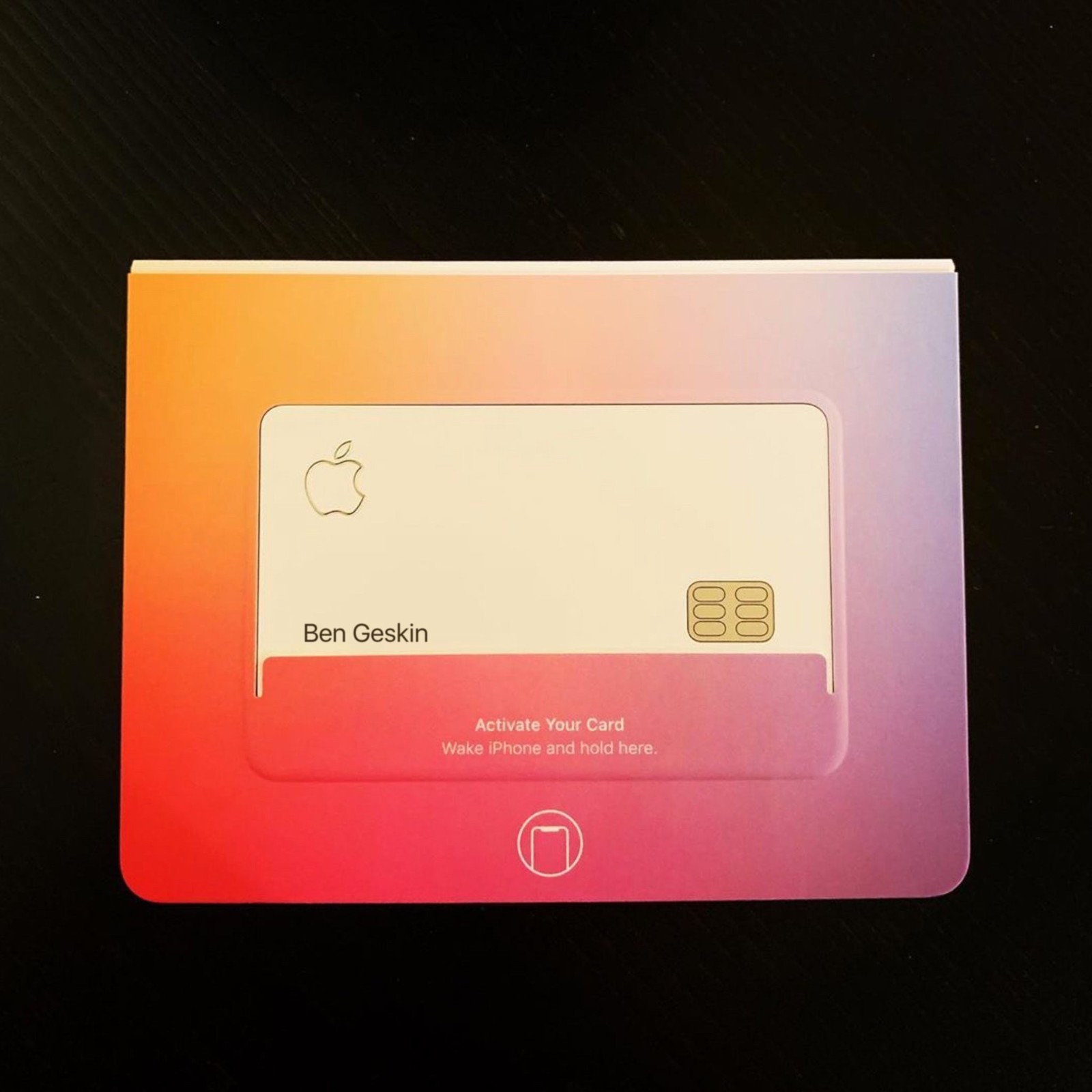 Apple started issuing its bank cards - Apple, Bank card